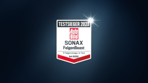 aut&oacute;mos&aacute;s; aut&oacute;&aacute;pol&aacute;s; aut&oacute;tiszt&iacute;t&aacute;s, Felni&aacute;pol&aacute;s